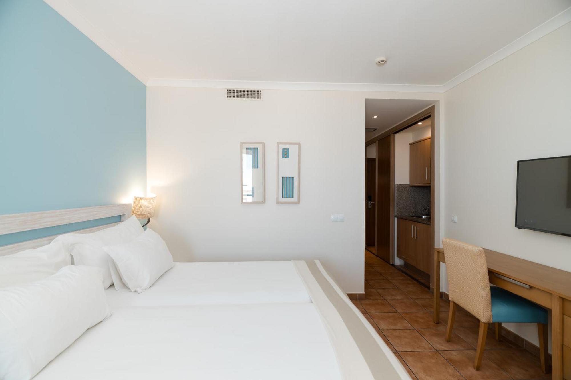 Superior Double Room Extra Bed Sea View,1689822581:JPEG